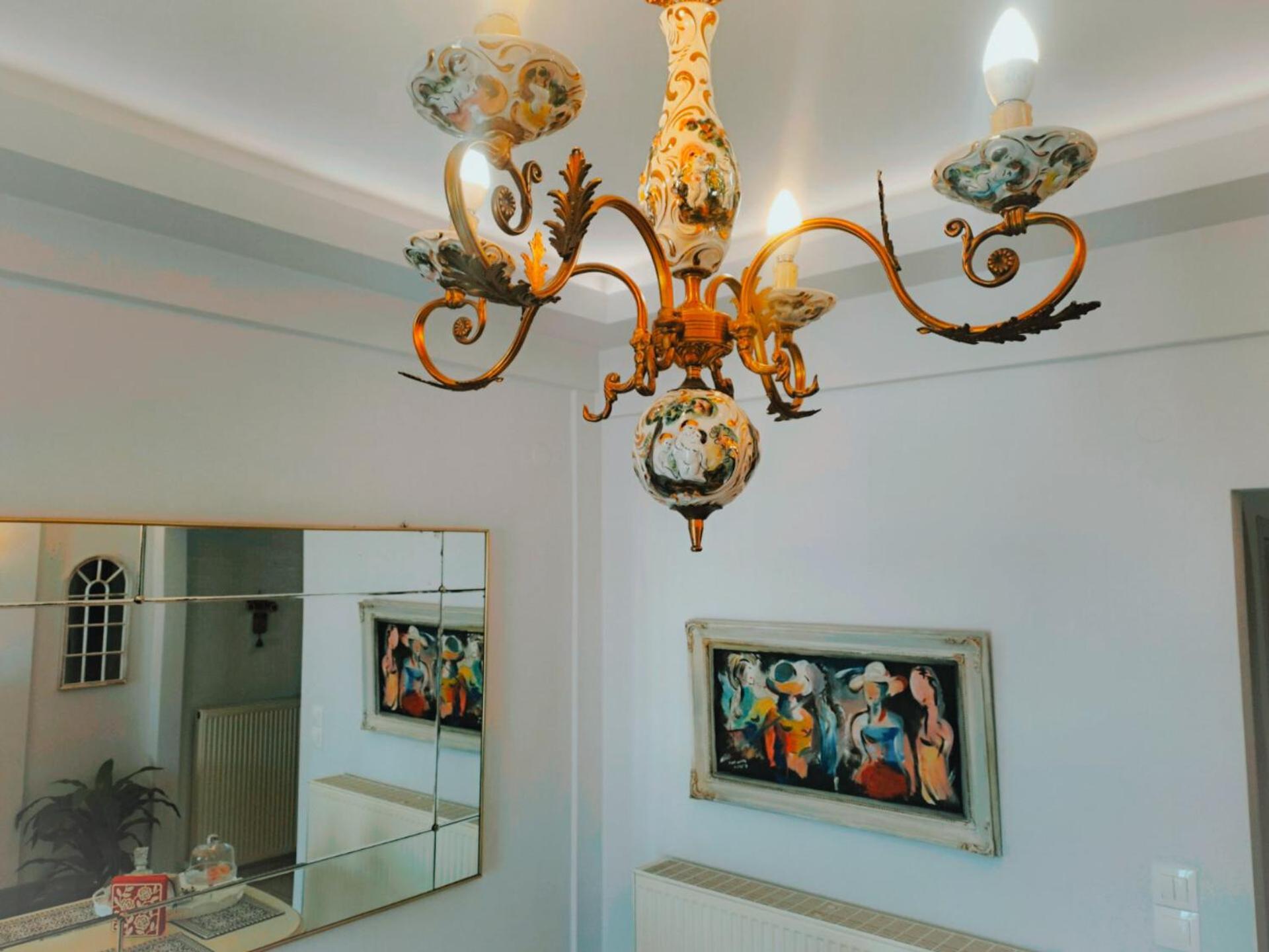 Vintage Art On The Sea Apartment *